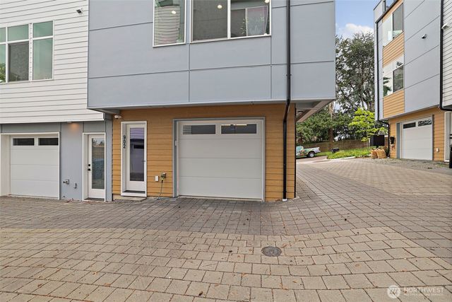 902 N 86th Street, Seattle, WA 98103