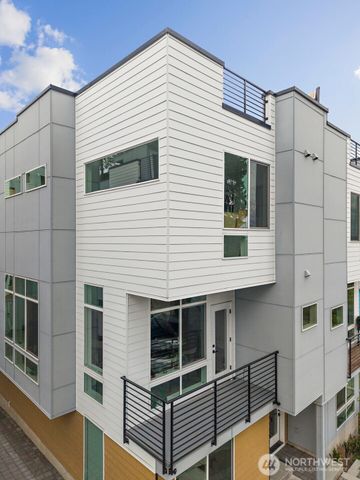 902 N 86th Street, Seattle, WA 98103