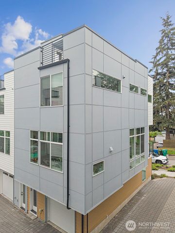 902 N 86th Street, Seattle, WA 98103