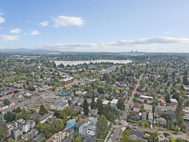 902 N 86th Street, Seattle, WA 98103