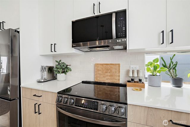 902 N 86th Street, Seattle, WA 98103