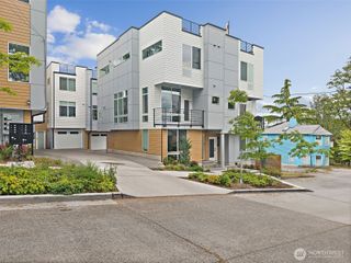 902 N 86th Street, Seattle, WA 98103