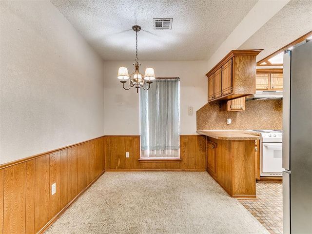 904 SE 15th Street, Moore, OK 73160