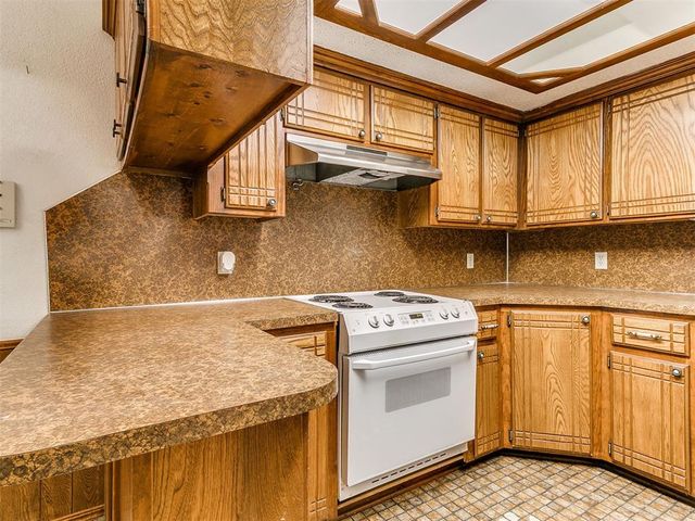 904 SE 15th Street, Moore, OK 73160