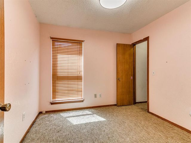 904 SE 15th Street, Moore, OK 73160