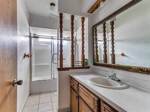 904 SE 15th Street, Moore, OK 73160