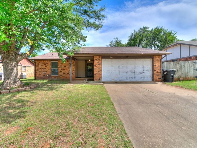 904 SE 15th Street, Moore, OK 73160