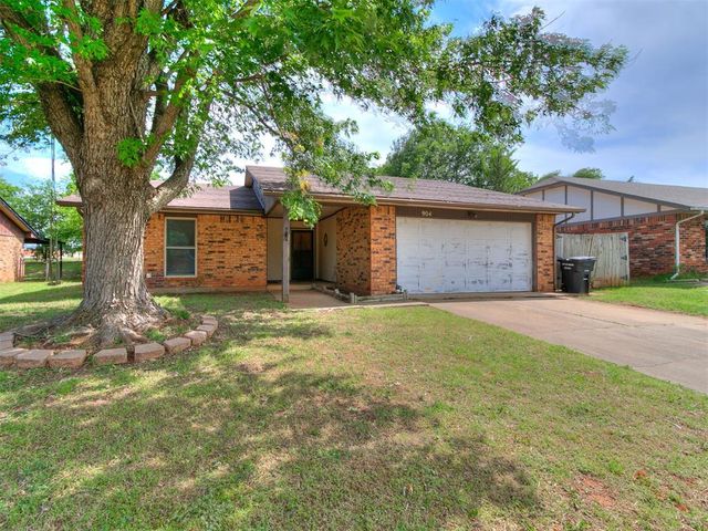 904 SE 15th Street, Moore, OK 73160