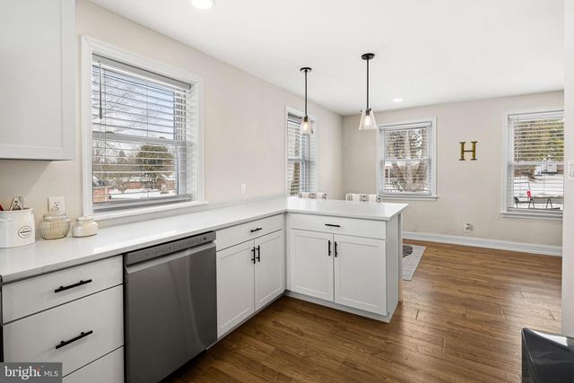 910 EDANN RD, Oreland, PA 19075