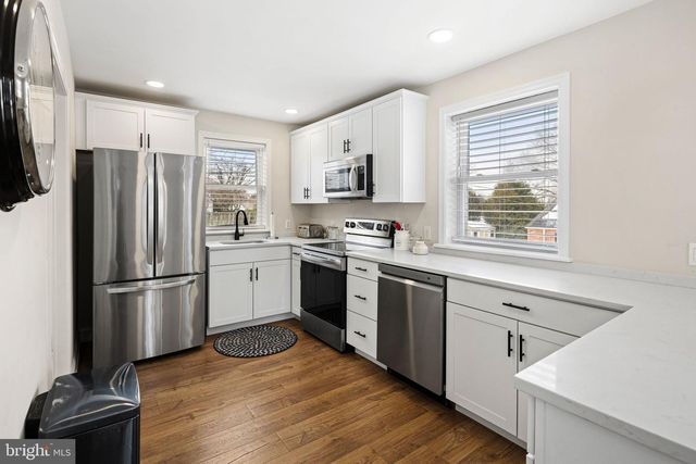 910 EDANN RD, Oreland, PA 19075