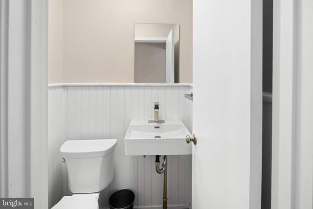 910 EDANN RD, Oreland, PA 19075