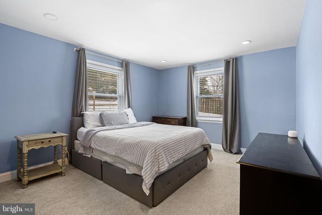 910 EDANN RD, Oreland, PA 19075