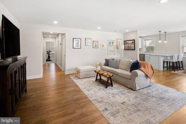 910 EDANN RD, Oreland, PA 19075