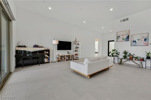 472 Sand Dune Arch Street, Las Vegas, NV 89138