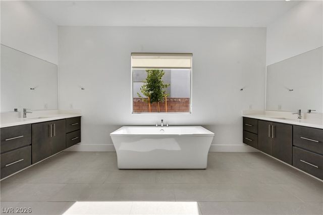 472 Sand Dune Arch Street, Las Vegas, NV 89138