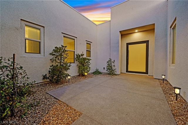 472 Sand Dune Arch Street, Las Vegas, NV 89138