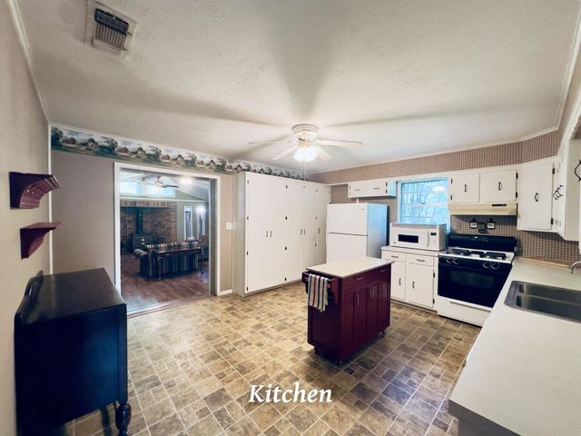 230 Scenic Loop, Hawkins, TX 75765