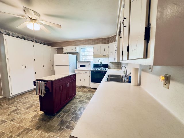 230 Scenic Loop, Hawkins, TX 75765