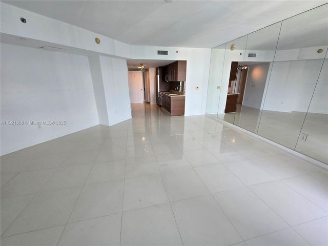 475 Brickell Ave 4908, Miami, FL 33131