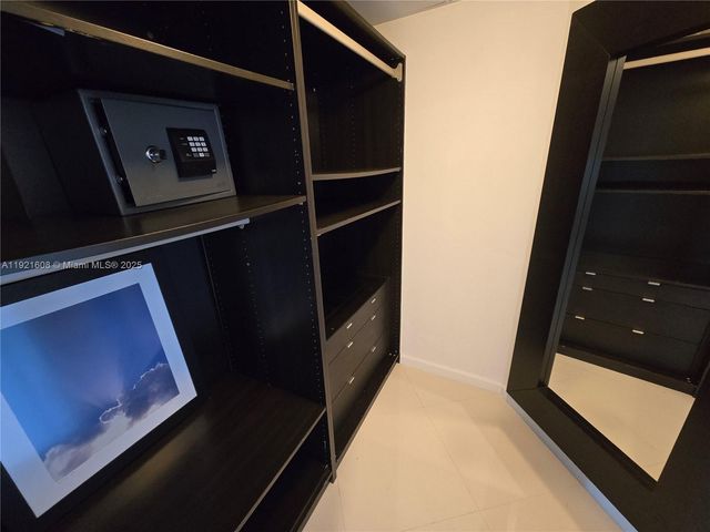 475 Brickell Ave 4908, Miami, FL 33131