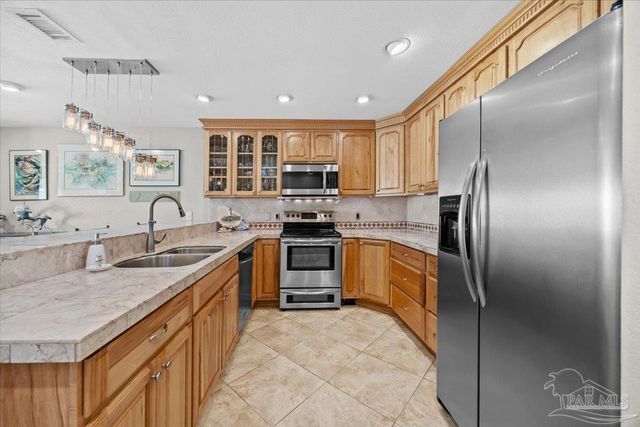 1810 Sea Pines Ln, Navarre, FL 32566