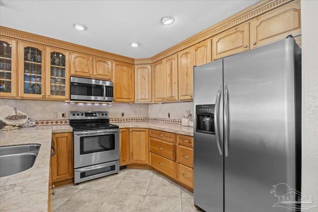 1810 Sea Pines Ln, Navarre, FL 32566