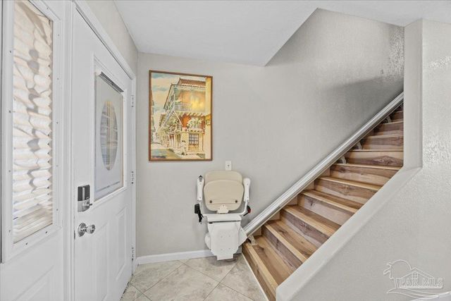 1810 Sea Pines Ln, Navarre, FL 32566