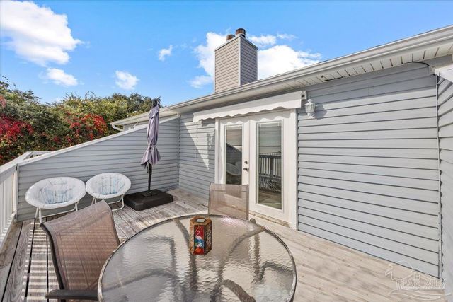 1810 Sea Pines Ln, Navarre, FL 32566