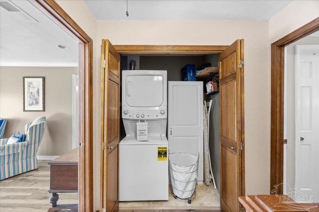 1810 Sea Pines Ln, Navarre, FL 32566