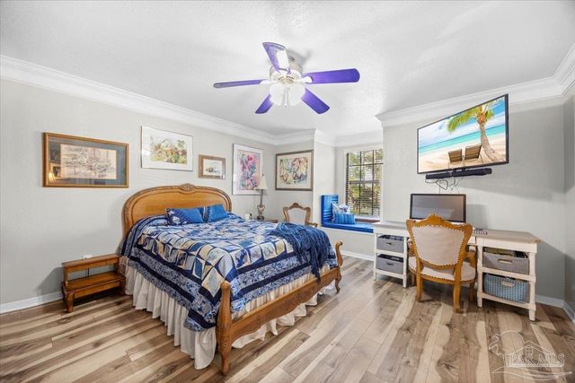 1810 Sea Pines Ln, Navarre, FL 32566