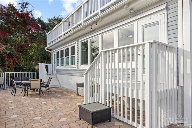 1810 Sea Pines Ln, Navarre, FL 32566