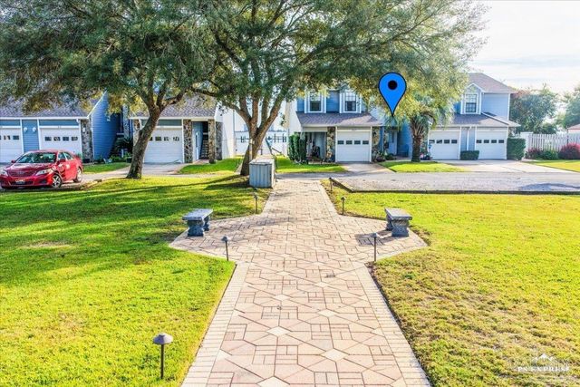 1810 Sea Pines Ln, Navarre, FL 32566