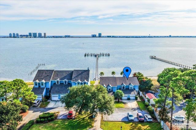 1810 Sea Pines Ln, Navarre, FL 32566