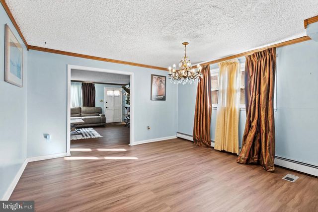 312 GLENWOOD CIR, Darby, PA 19023