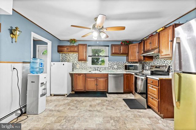 312 GLENWOOD CIR, Darby, PA 19023