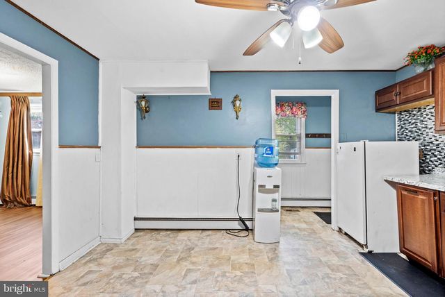312 GLENWOOD CIR, Darby, PA 19023