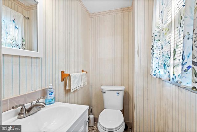 312 GLENWOOD CIR, Darby, PA 19023