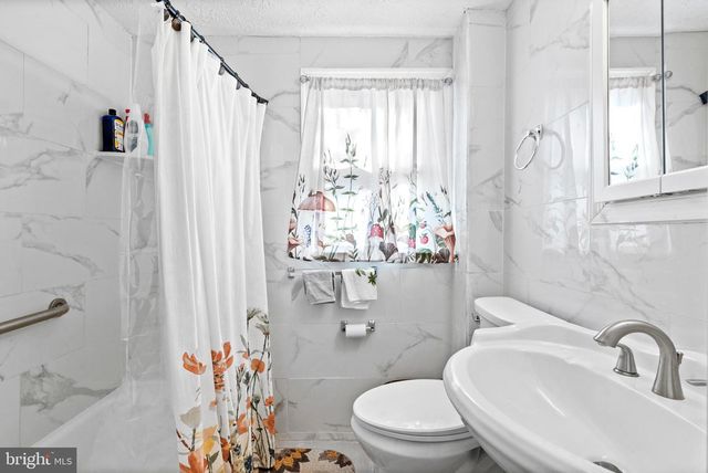 312 GLENWOOD CIR, Darby, PA 19023