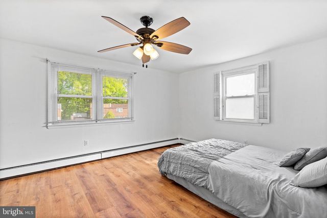 312 GLENWOOD CIR, Darby, PA 19023