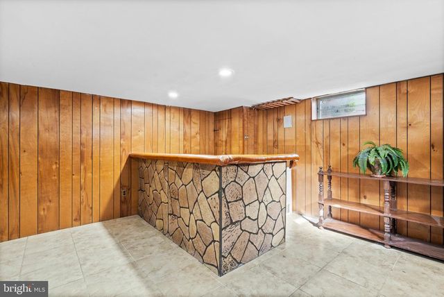 312 GLENWOOD CIR, Darby, PA 19023