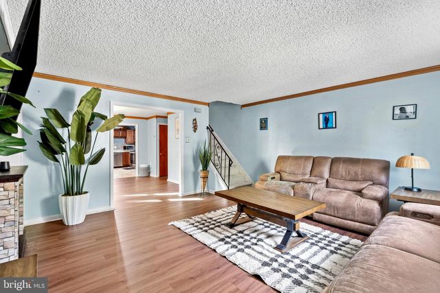 312 GLENWOOD CIR, Darby, PA 19023