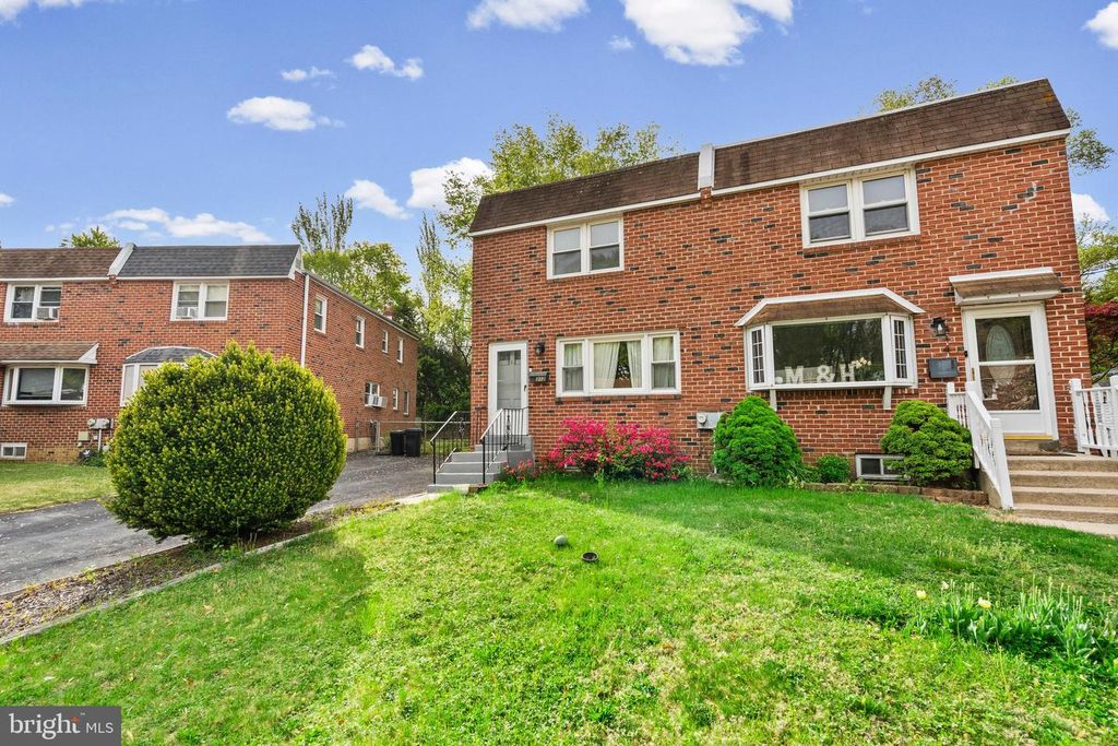 312 GLENWOOD CIR, Darby, PA 19023