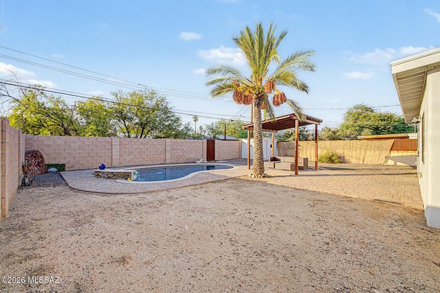 1115 E East Circle Drive, Tucson, AZ 85719