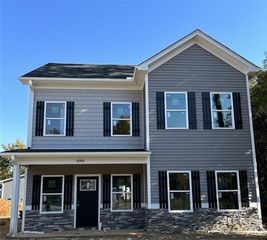 3806 Freedom Drive, Charlotte, NC 28208