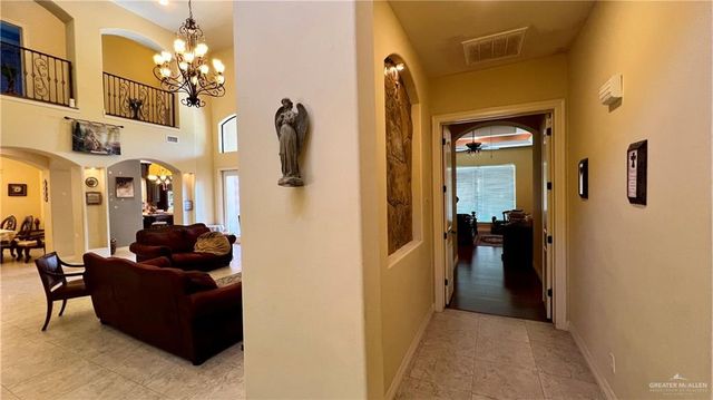 5117 W Hackberry Avenue, Mcallen, TX 78501