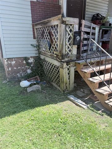 2124 Lee Avenue, Granite City, IL 62040