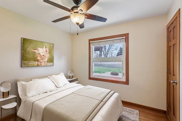 902 Arbor Court, Wheaton, IL 60189