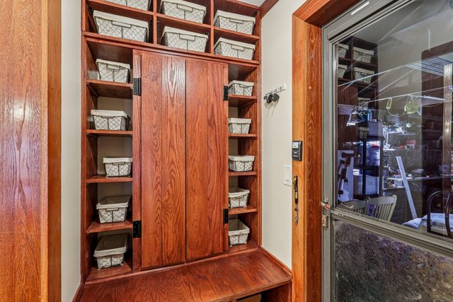 902 Arbor Court, Wheaton, IL 60189