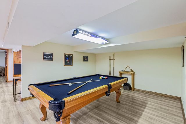 902 Arbor Court, Wheaton, IL 60189