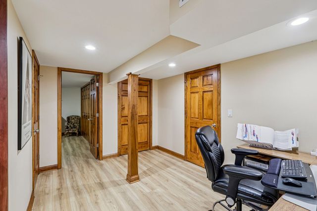 902 Arbor Court, Wheaton, IL 60189